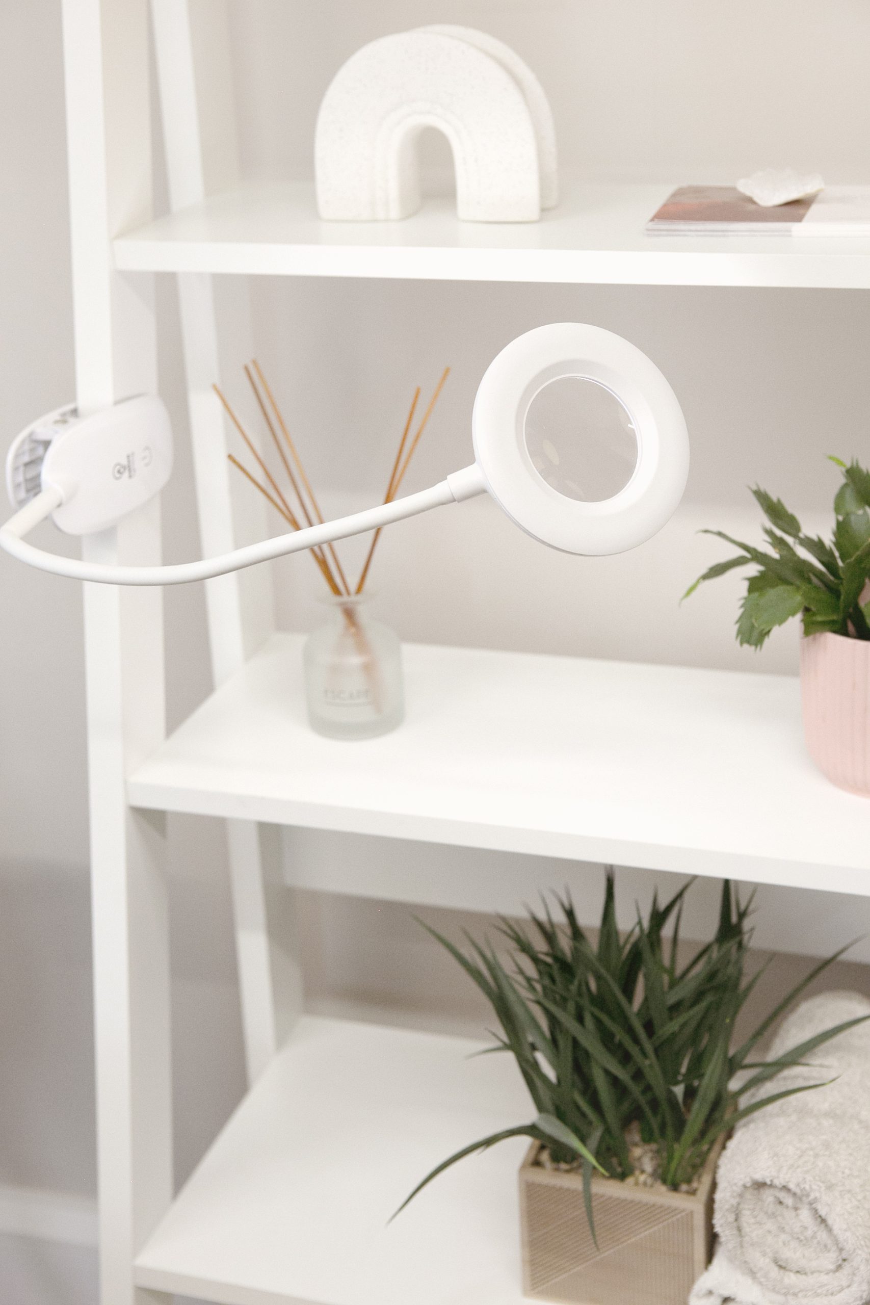 Clip-on Magnifier - Image 2