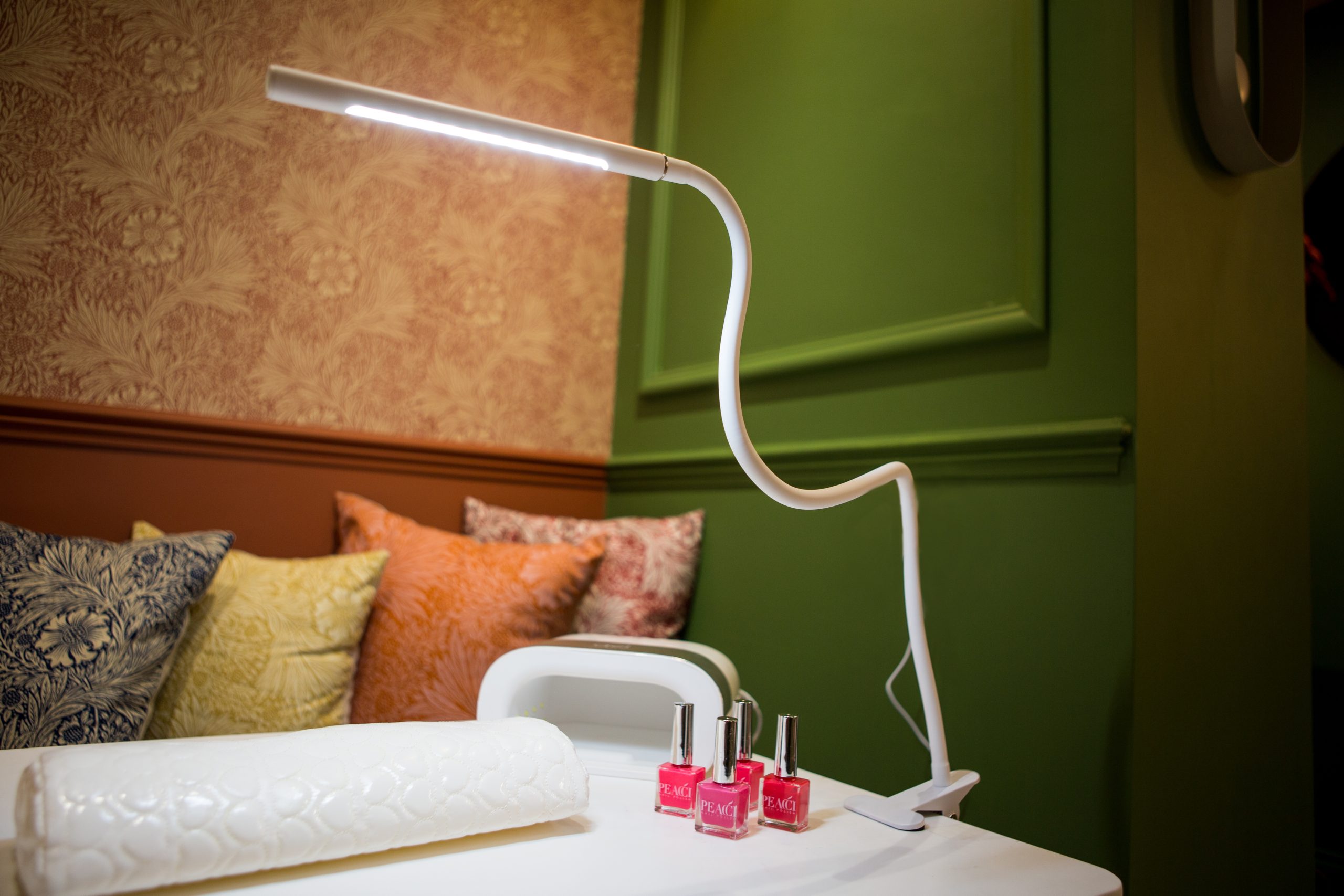 Daylight Beauty Lamps