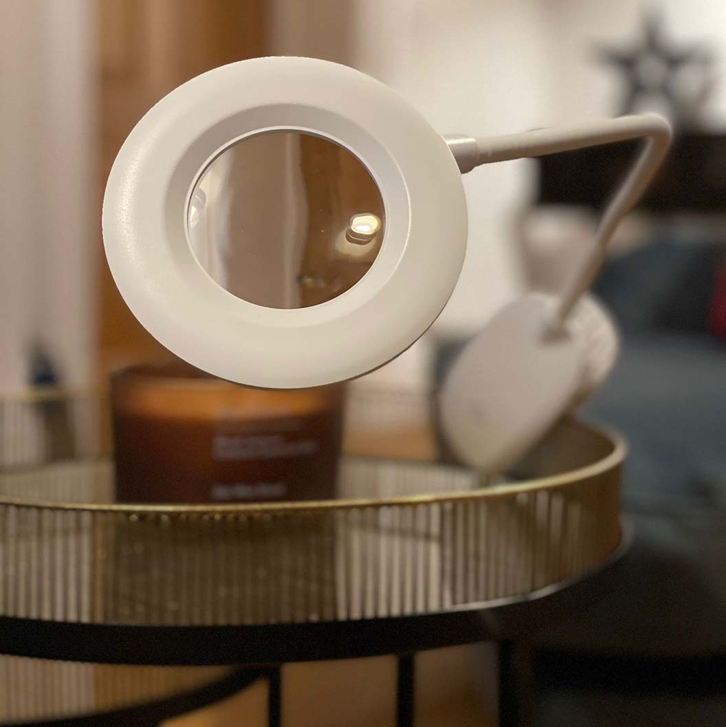 N4238 Clip-on Magnifier Lamp