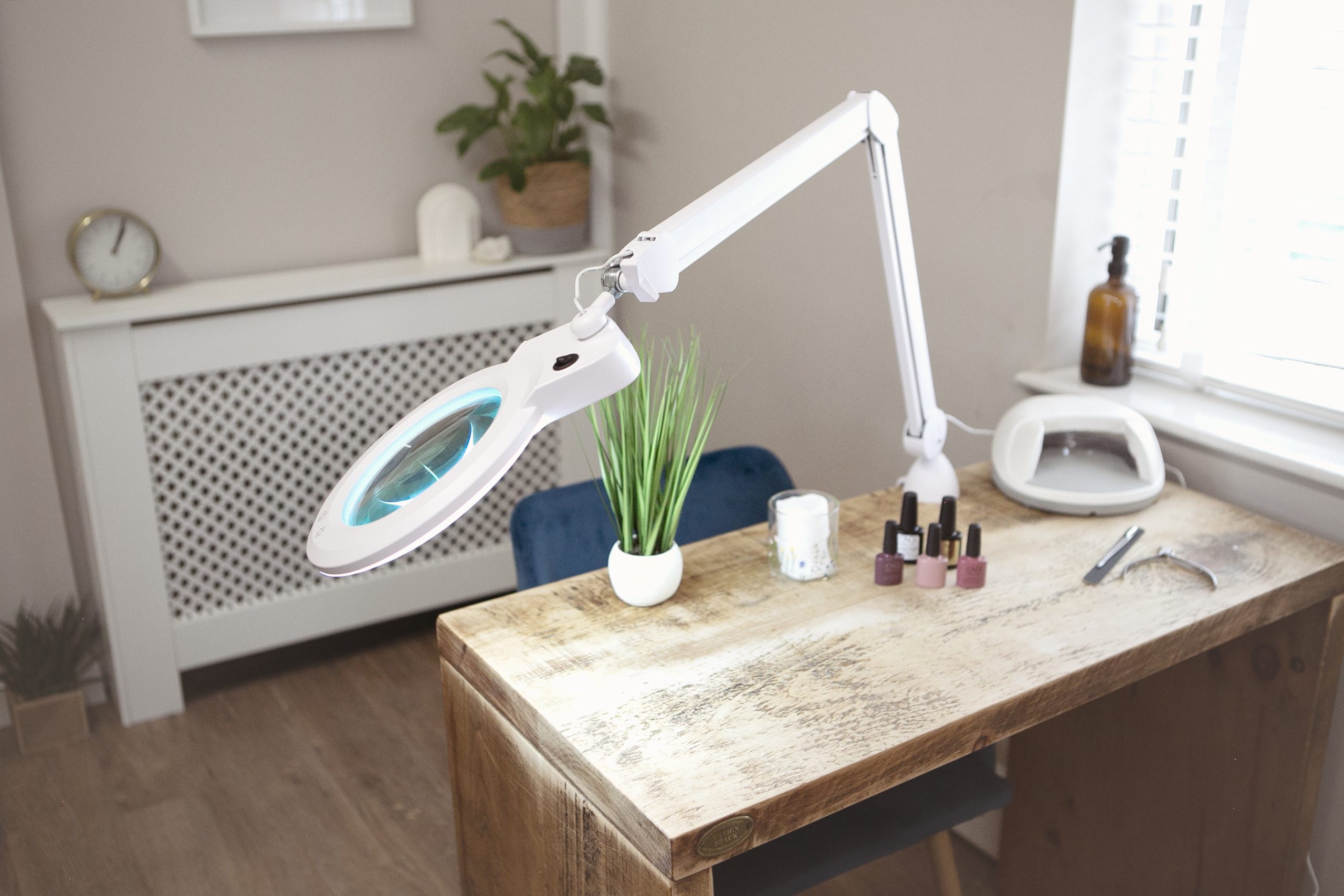Chameleon Magnifier Lamp - Image 5