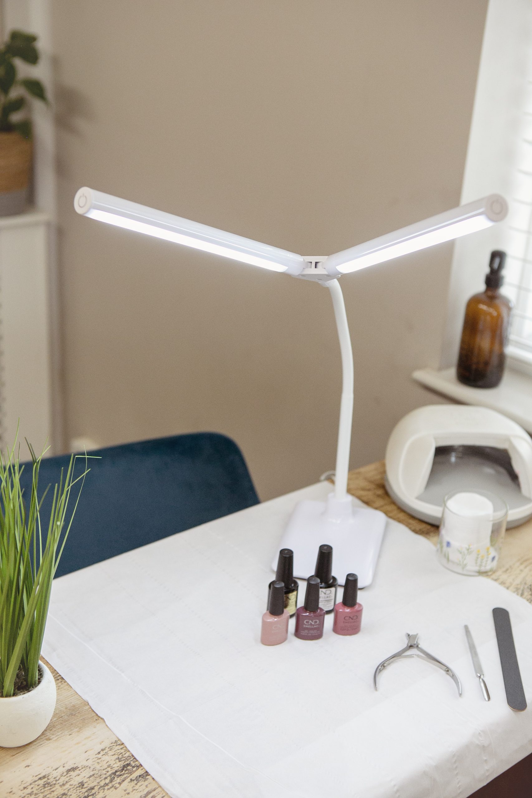 Twin Head Desk Lamp - Image 4